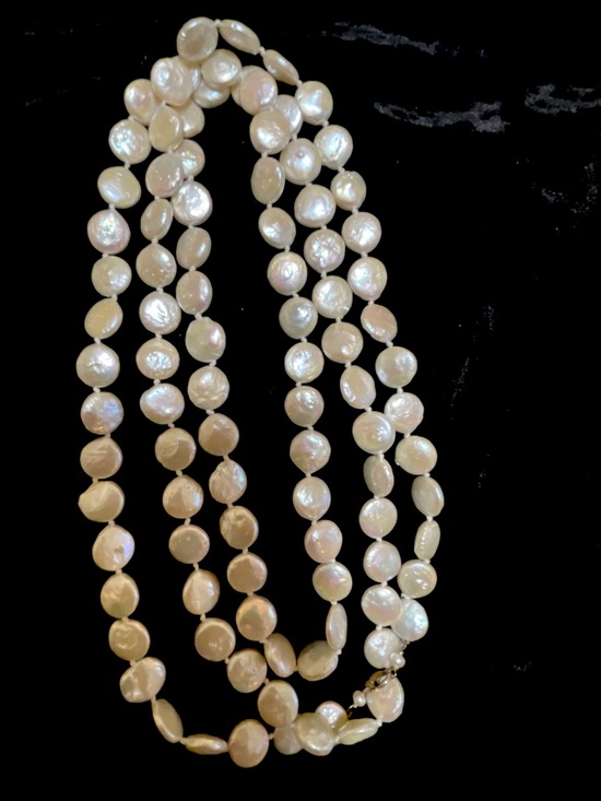 Jewelry - Unique VINTAGE,  97 individual Coin Pearls!. 27”  Strand Necklace. No call outs!